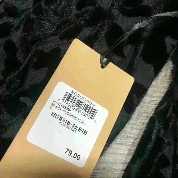 Halogen Flocked Floral Black Peplum Top Women’s Small NWT - Picture 4 of 5